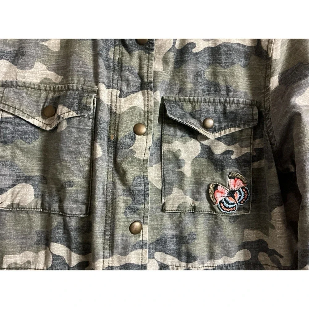 Gap Camo Utility Jacket Women's Olive Butterfly Embroidered Pockets Cinch Medium - Picture 4 of 6